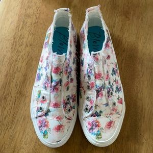 Women’s floral Blowfish canvas sneakers 9.5